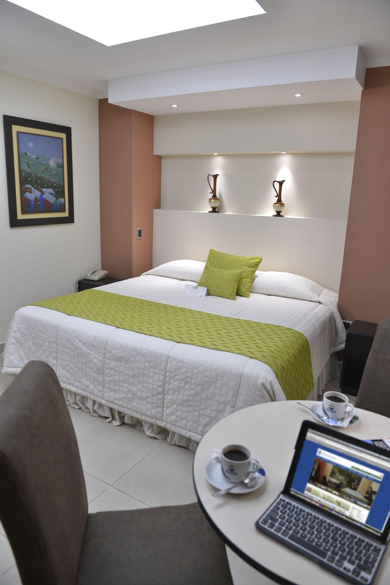 Hotel Ramada Guayaquil Exterior photo